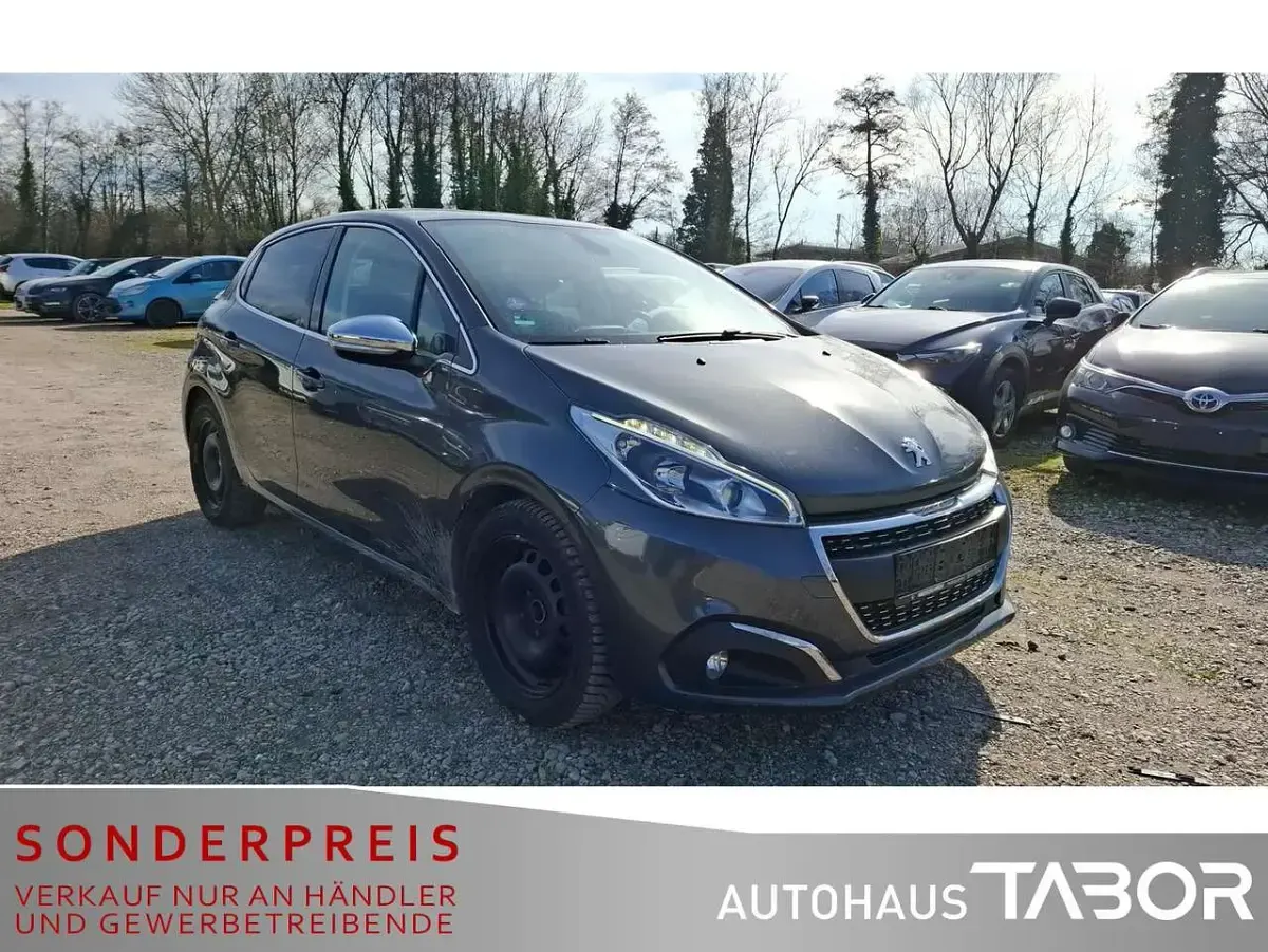 Gebraucht Peugeot 208 Allure 110 PS (80 kW) 2017 Lack grau shark/metalliclacki Kleinwagen
