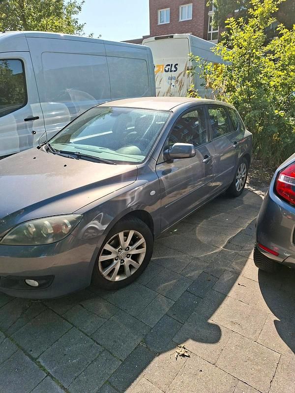 Grau Gebraucht 2007 Mazda 3 Limousine | 973 € (Guter Preis) - Bild 1/4