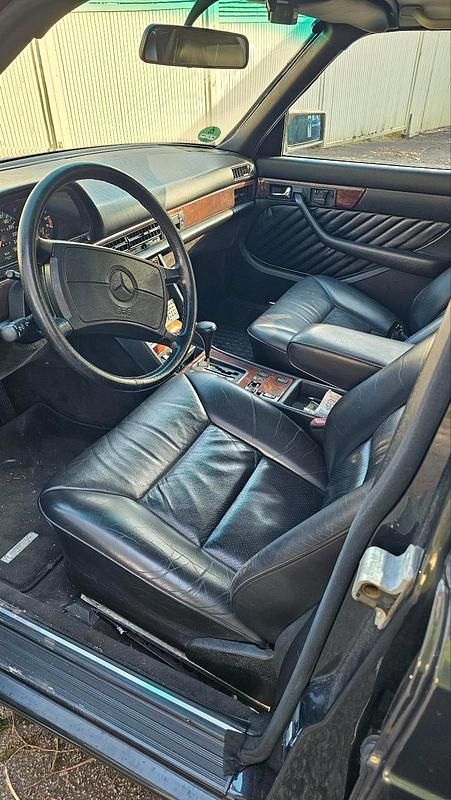 Gebraucht Mercedes 560 279 PS (205 kW) 1989 Schwarz Limousine