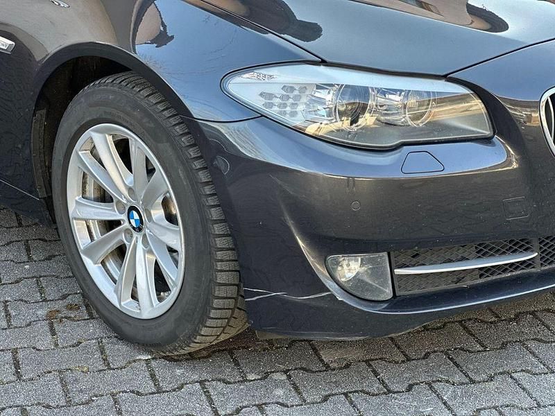 Gebraucht BMW 520 Sport Line 184 PS (135 kW) 2012 Grau Kombi