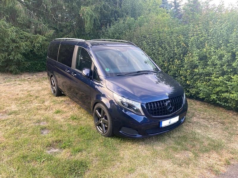Gebraucht Mercedes V250 190 PS (139 kW) 2018 Blau Van / Kleinbus