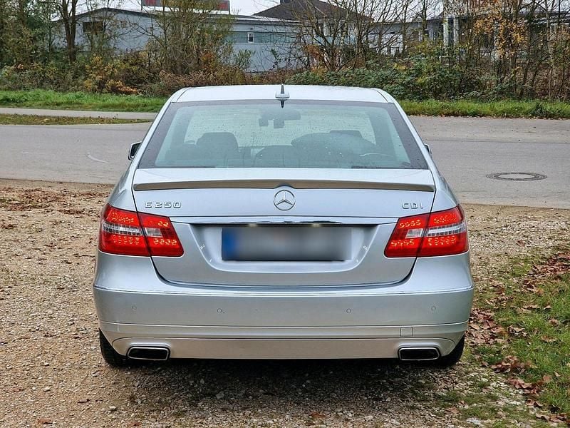 Gebraucht 2012 Mercedes 190 Avantgarde Limousine | 6.300 € - Bild 1/4