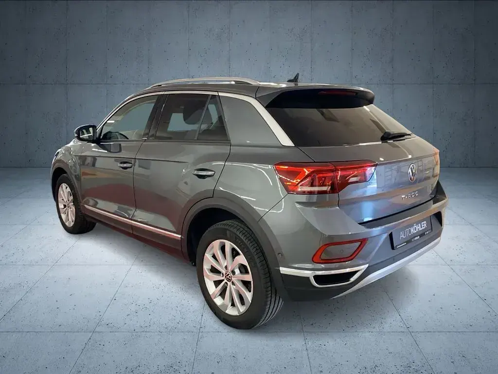 Second-hand VW T-Roc Style 150 CP (110 kW) 2023 Gri SUV