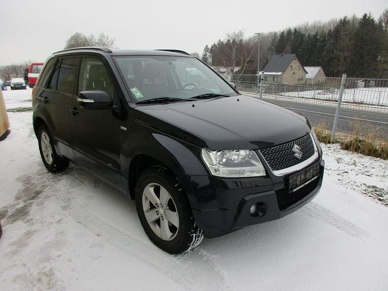 Gebraucht Suzuki Grand Vitara 129 PS (94 kW) 2010 Schwarz SUV