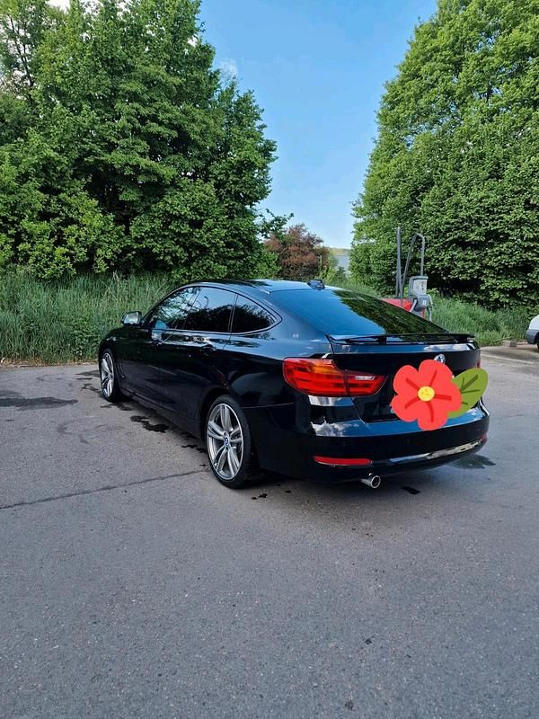 Schwarz Gebraucht 2014 BMW 320 Limousine | 9.500 € (Guter Preis) - Bild 1/4