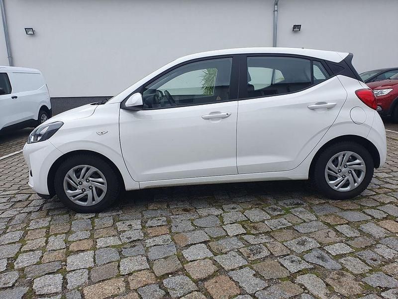 Gebraucht Hyundai i10 Select 67 PS (49 kW) 2022 Weiß Kleinwagen