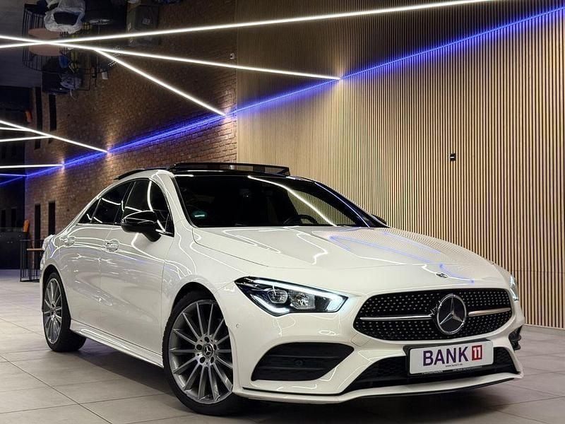 Weiß Gebraucht 2019 Mercedes CLA220 AMG line Limousine | 30.490 € (Teuer) - Bild 1/4