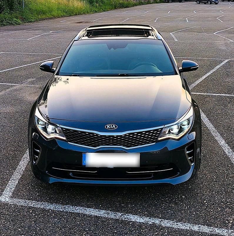 Gebraucht Kia Optima 141 PS (103 kW) 2017 Grau Kombi