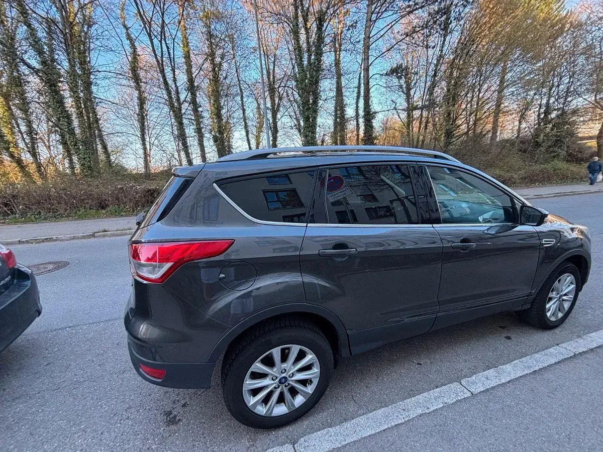 Używany Ford Kuga 182 KM (133 kW) 2016 Szary SUV