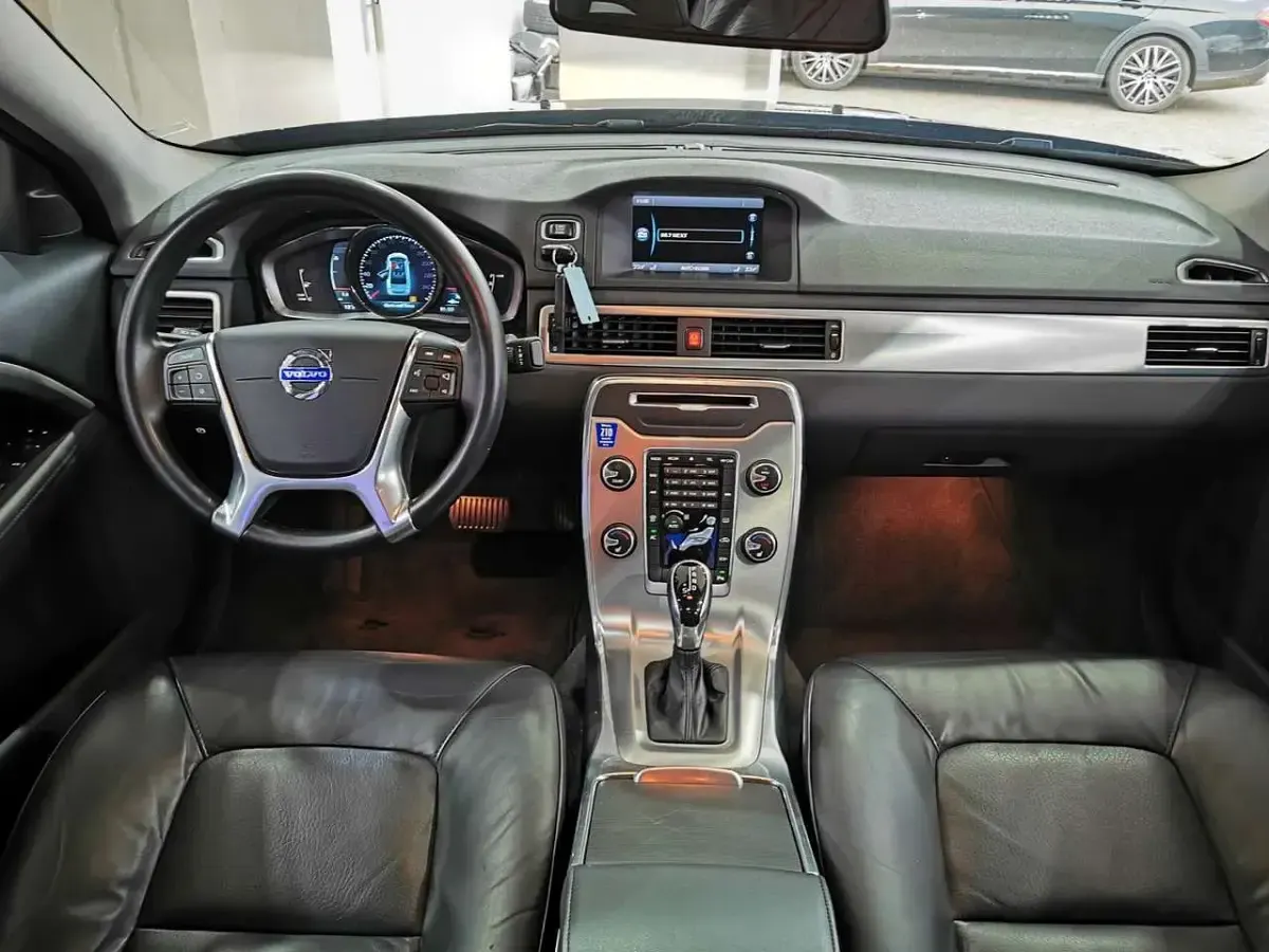 Gebraucht Volvo S80 Momentum 181 PS (133 kW) 2014 Schwarz Limousine