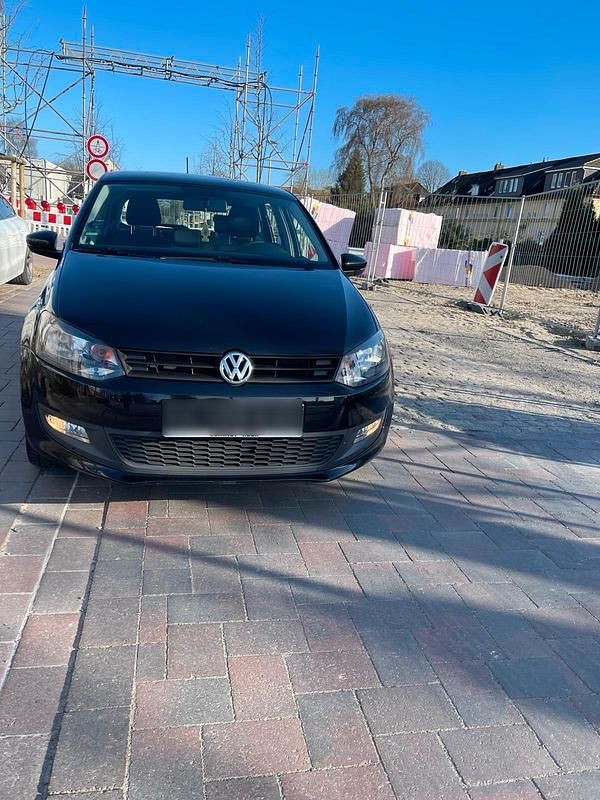 Gebraucht VW Polo 60 PS (44 kW) 2012 Schwarz Kleinwagen