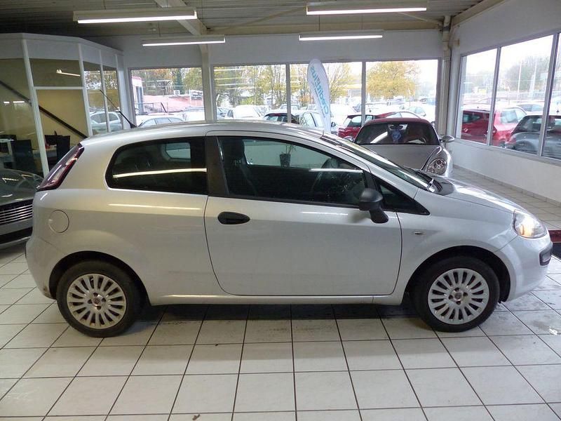 Gebraucht Fiat Punto Evo Active 77 PS (56 kW) 2010 Tundragruen met Kleinwagen
