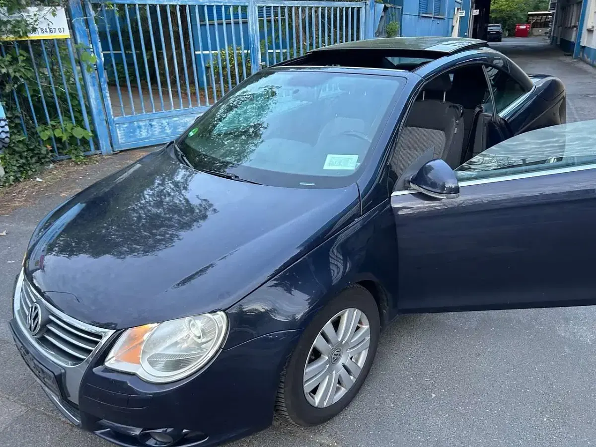 Usata VW Eos 140 CV (102 kW) 2008 Blu Cabrio
