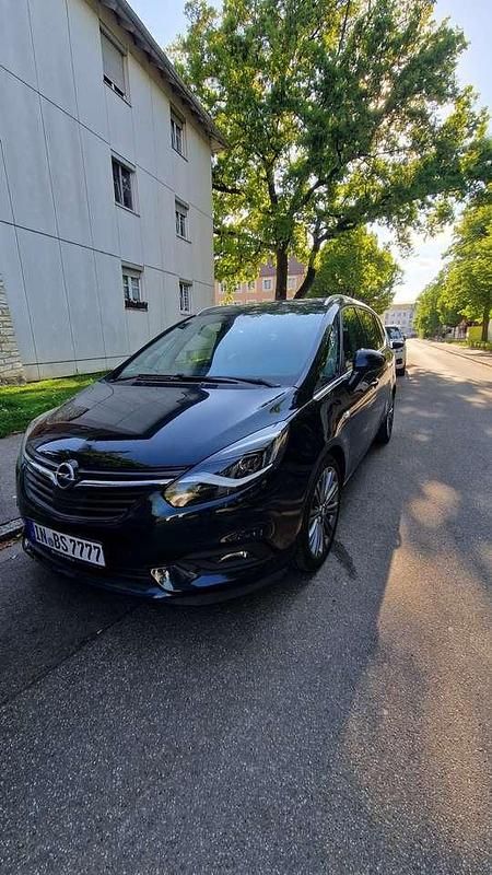 Grün Gebraucht 2016 Opel Zafira Tourer Innovation Van / Kleinbus | 10.299 € (Etwas zu teuer) - Bild 1/4