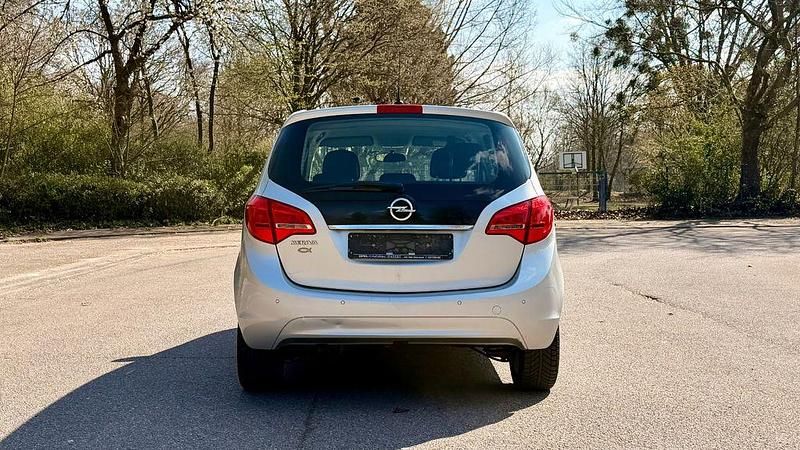 Gebraucht Opel Meriva Style 120 PS (88 kW) 2014 Silber Van / Kleinbus