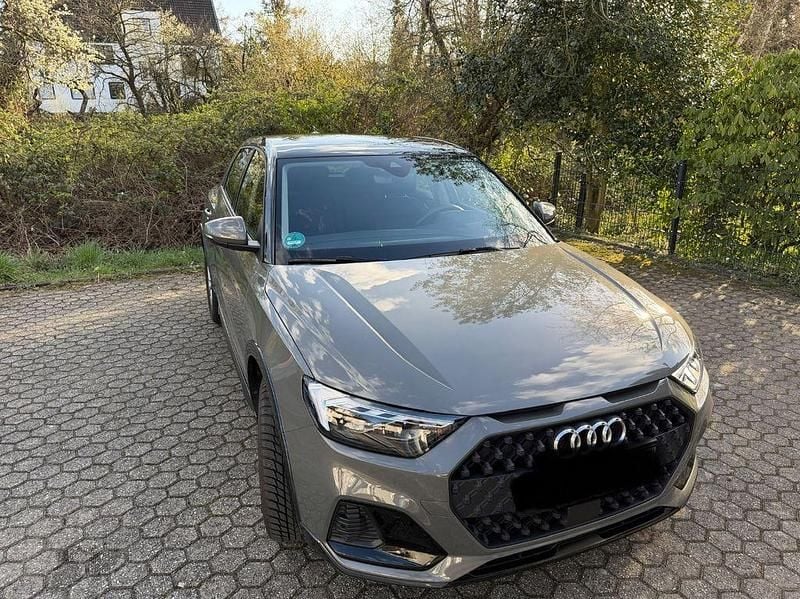 Gebraucht Audi A1 Ambiente 110 PS (80 kW) 2022 Grau SUV