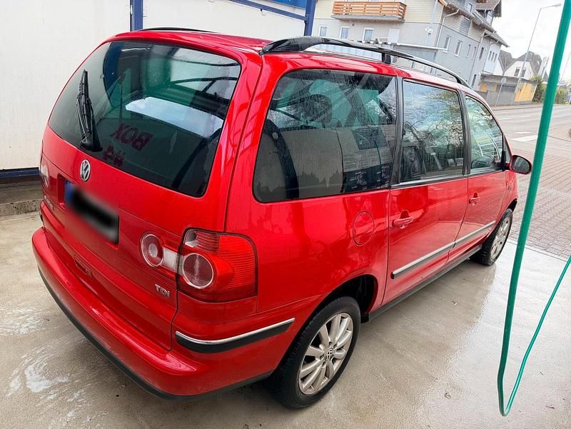 Gebraucht VW Sharan 131 PS (96 kW) 2005 Rot Van / Kleinbus