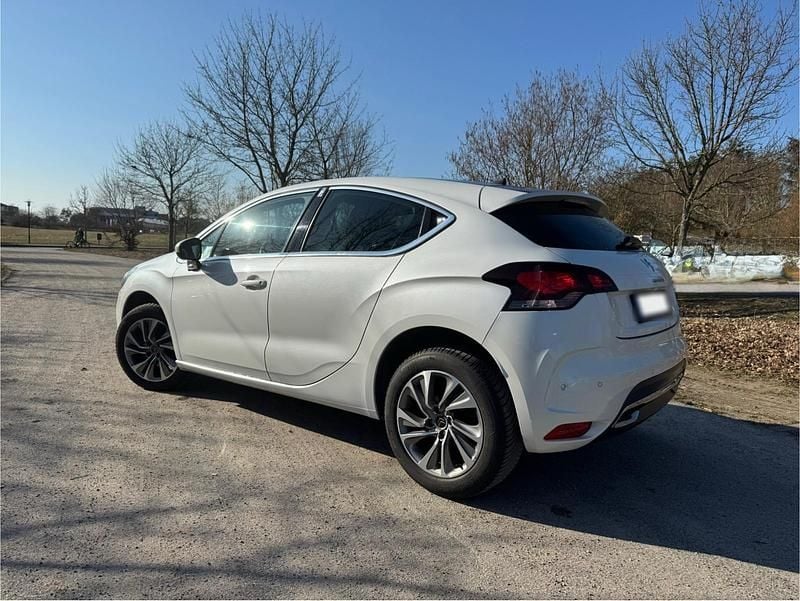 Gebraucht Citroën DS4 170 PS (125 kW) 2015 Weiß Kleinwagen
