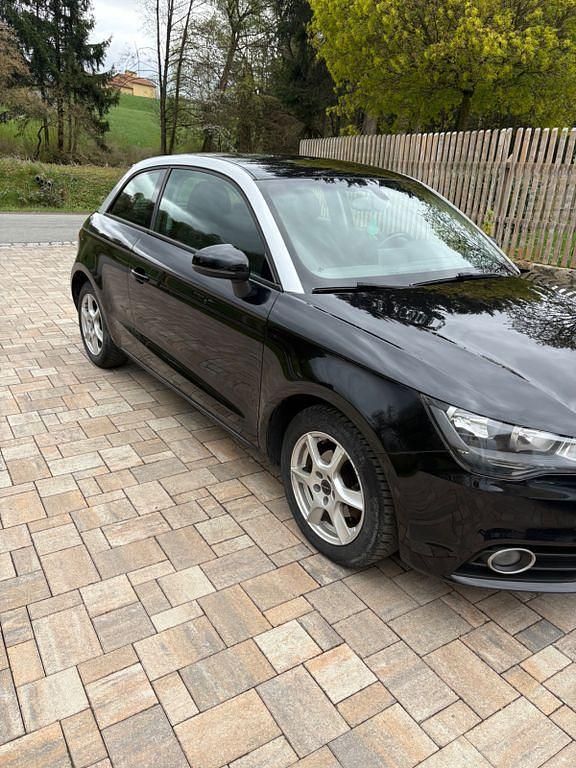 Gebraucht Audi A1 Ambition 86 PS (63 kW) 2013 Schwarz Kleinwagen