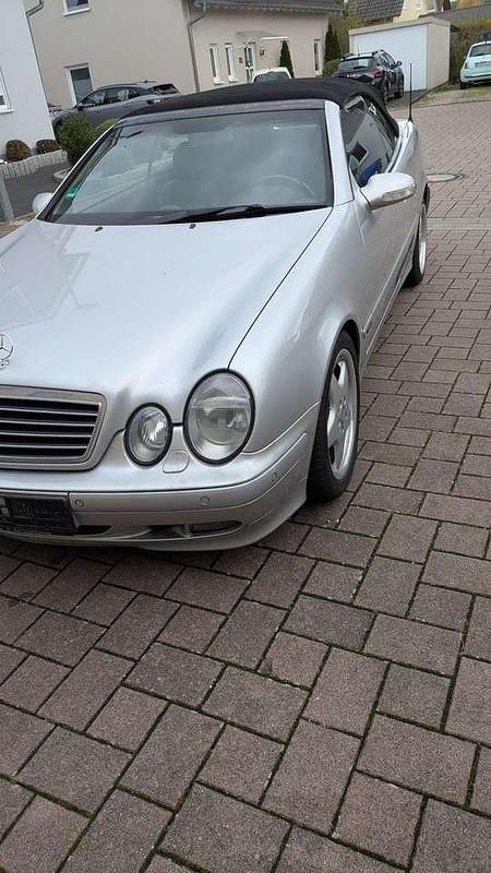Silber Gebraucht 2002 Mercedes CLK320 Elegance Cabrio | 3.990 € (Fairer Preis) - Bild 1/4