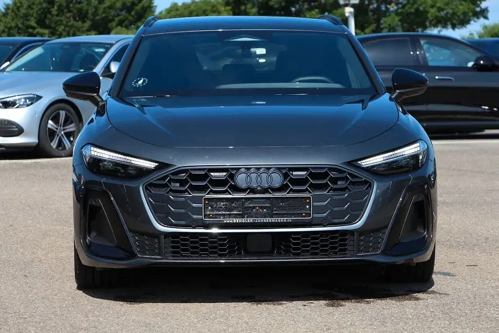 Gebraucht Audi A5 S-line plus 204 PS (150 kW) 2025 Grau Kombi