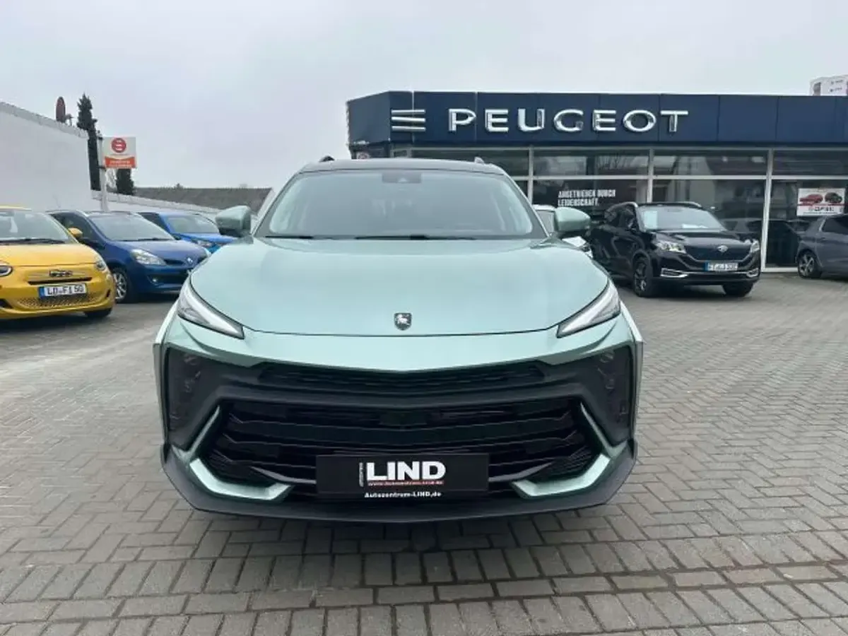 Neu DFSK Forthing 5 177 PS (130 kW) 2026 M4 grün SUV