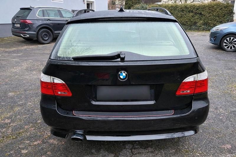 Gebraucht BMW 520 177 PS (130 kW) 2008 Schwarz Kombi