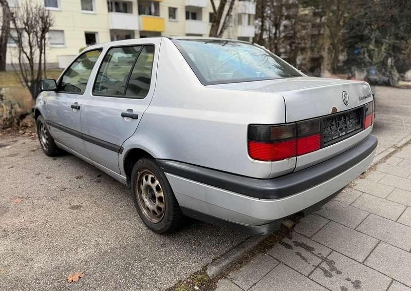 Brugt VW Vento 75 HK (55 kW) 1997 Sølv Sedan