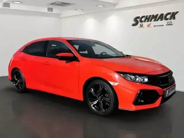 Gebraucht Honda Civic Elegance 129 PS (94 kW) 2018 Rot Limousine