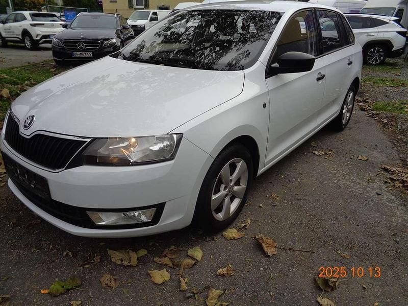 Bila moon/moon white Gebraucht 2015 Skoda Rapid Active Kleinwagen | 4.900 € (Guter Preis) - Bild 1/4