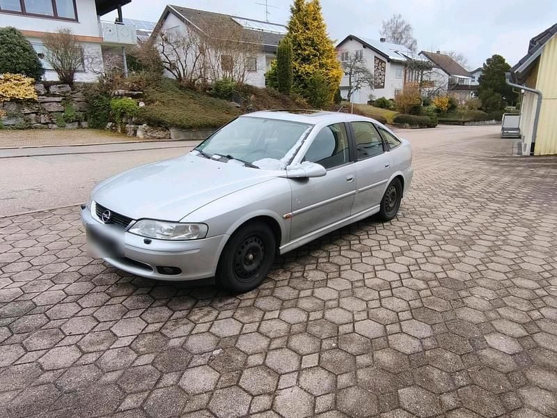 Gebraucht Opel Vectra 116 PS (85 kW) 2000 Silber Limousine