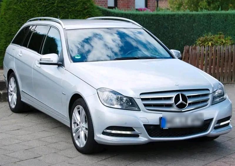 Silber Gebraucht 2012 Mercedes C180 Kombi | 10.500 € - Bild 1/4
