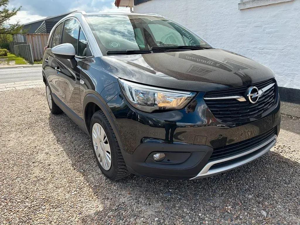 Usado Opel Crossland X 110 HP (80 kW) 2019 Preto SUV