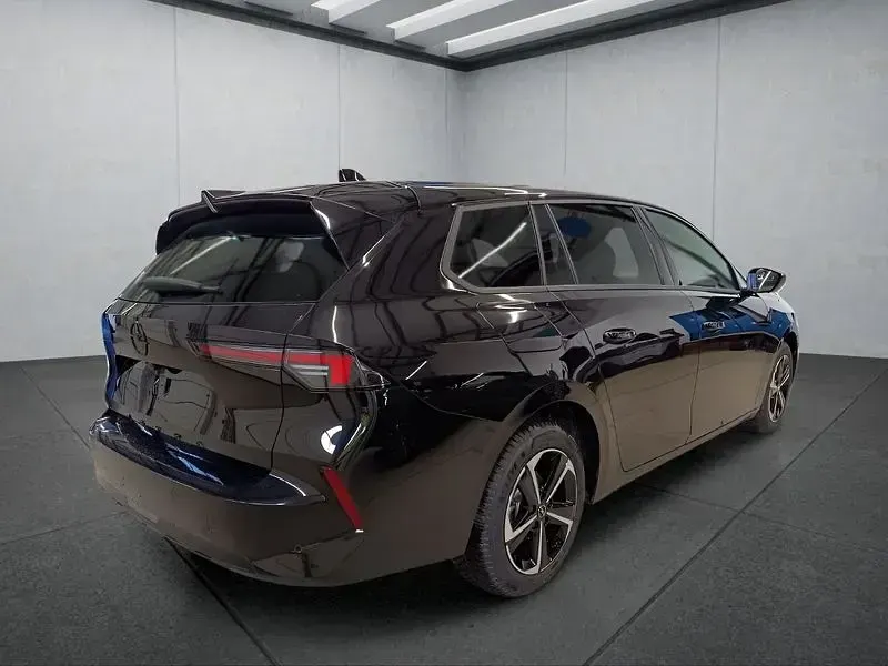 Neu Opel Astra 131 PS (96 kW) 2025 Schwarz Kleinwagen