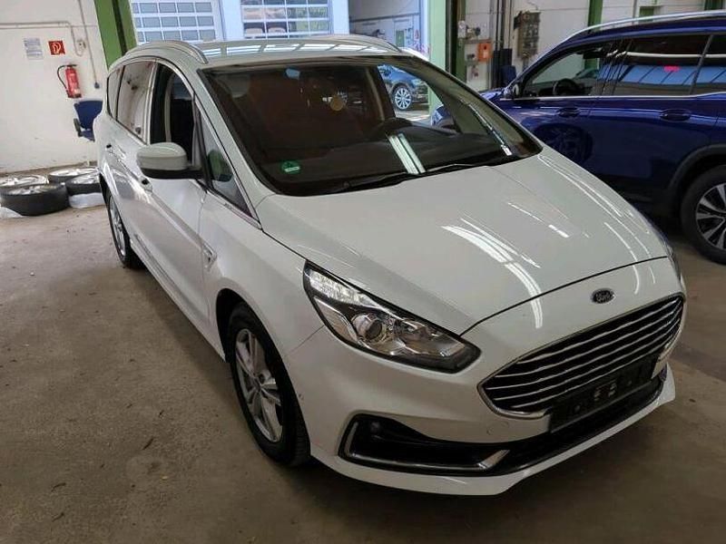 Gebraucht Ford S-MAX Titanium 150 PS (110 kW) 2022 Weiß Van / Kleinbus