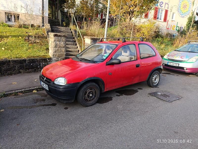 Rot Gebraucht 1996 Opel Corsa Kleinwagen | 200 € (Superpreis) - Bild 1/4