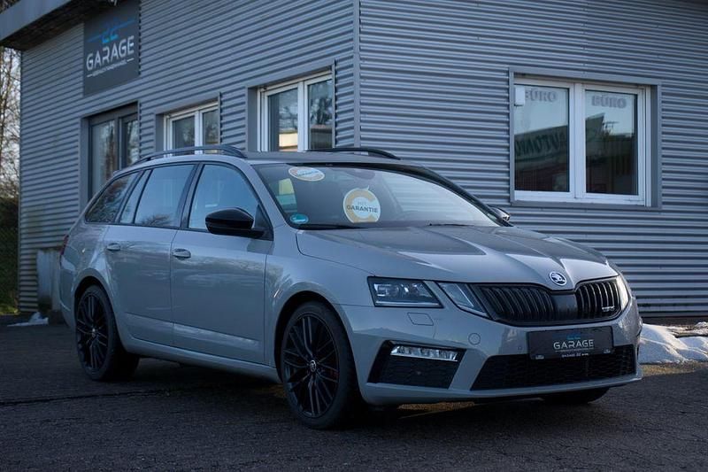 Grau Gebraucht 2017 Skoda Octavia RS Kombi | 20.000 € (Fairer Preis) - Bild 1/4