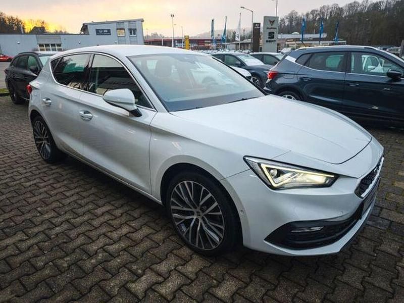 Gebraucht Seat Leon XCELLENCE 131 PS (96 kW) 2021 Weiß Limousine
