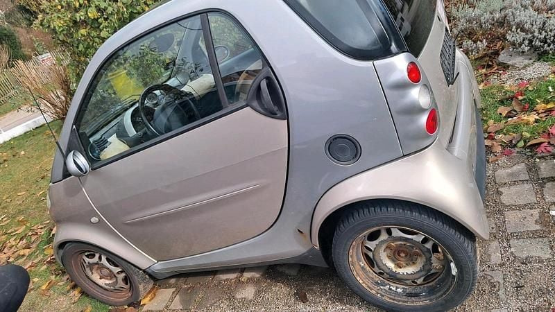 Silber Gebraucht 2002 Smart ForTwo Coupé Kleinwagen | 250 € (Superpreis) - Bild 1/4