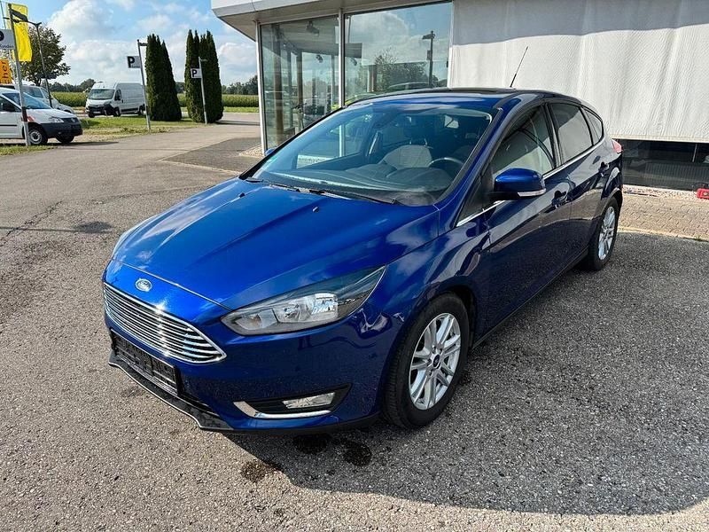 Indicblau metallic Gebraucht 2015 Ford Focus Titanium Limousine | 12.450 € (Fairer Preis) - Bild 1/4