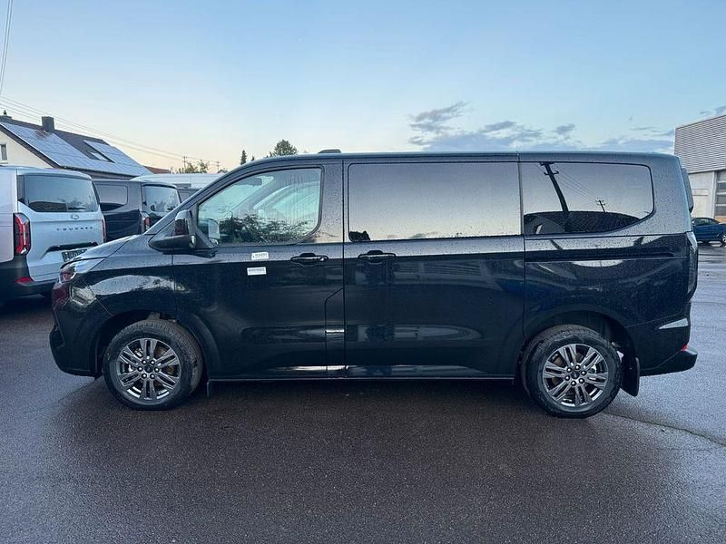 Neu Ford Tourneo Titanium 150 PS (110 kW) 2025 Schwarz Van / Kleinbus