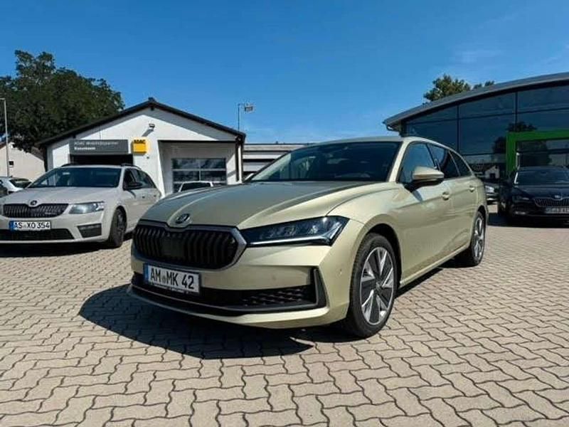 Gebraucht Skoda Superb Selection 150 PS (110 kW) 2024 Ice tea beige metallic Kombi