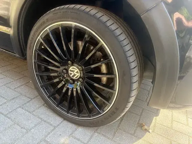 Gebraucht VW Multivan 204 PS (150 kW) 2023 Schwarz Van / Kleinbus
