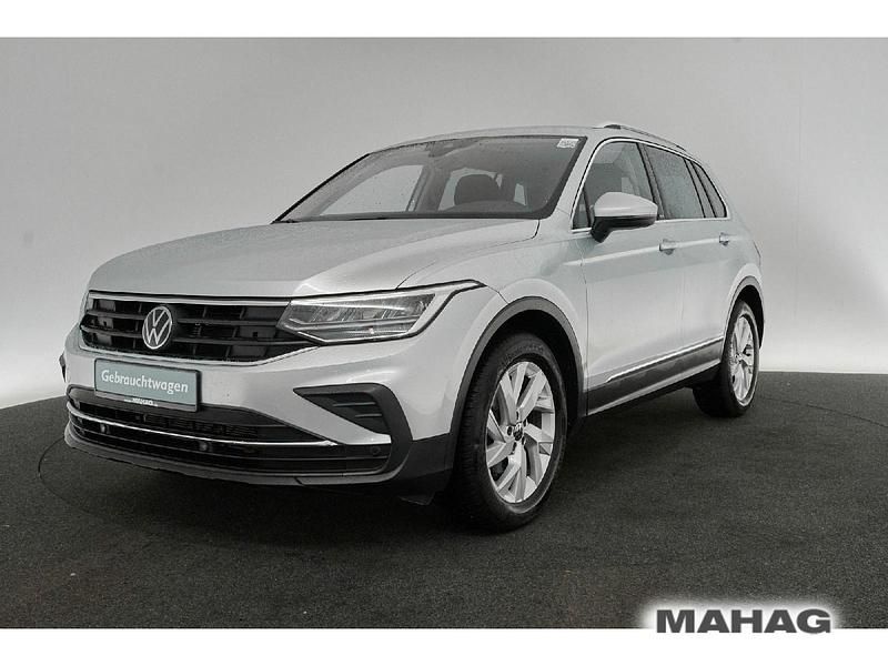 Reflexsilber metallic Gebraucht 2023 VW Tiguan Move SUV | 34.493 € (Teuer) - Bild 1/3