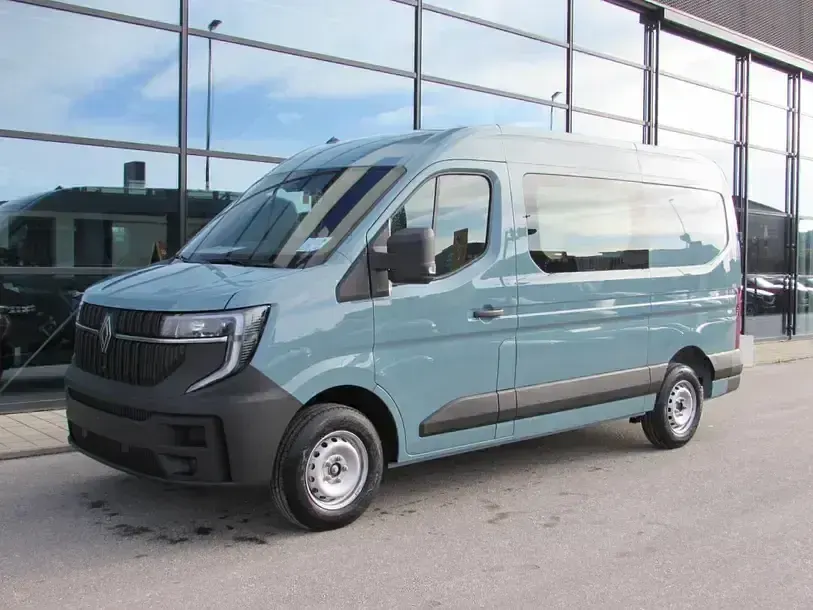Nouă Renault Master 2026 Verde Monovolum