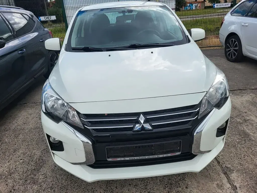 Gebraucht Mitsubishi Space Star Basis 71 PS (52 kW) 2020 Weiß Kleinwagen