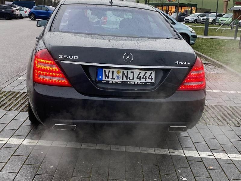 Gebraucht Mercedes S500 435 PS (319 kW) 2011 Schwarz Limousine