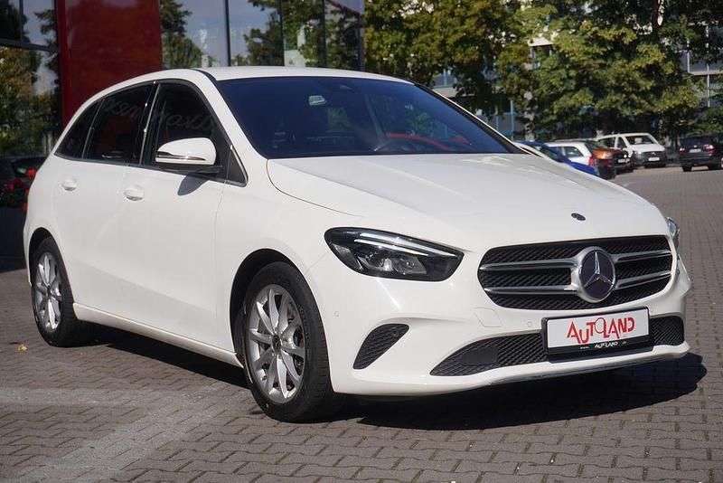 Gebraucht Mercedes B250 Progressive 224 PS (164 kW) 2019 Weiß Van / Kleinbus