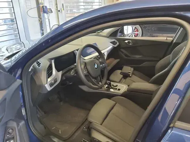 Gebraucht BMW 118 Advantage 136 PS (100 kW) 2023 Blau Limousine