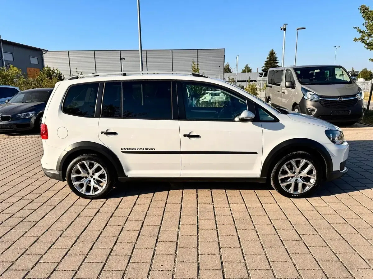 Gebraucht VW Touran Cross 140 PS (102 kW) 2014 Weiß Van / Kleinbus